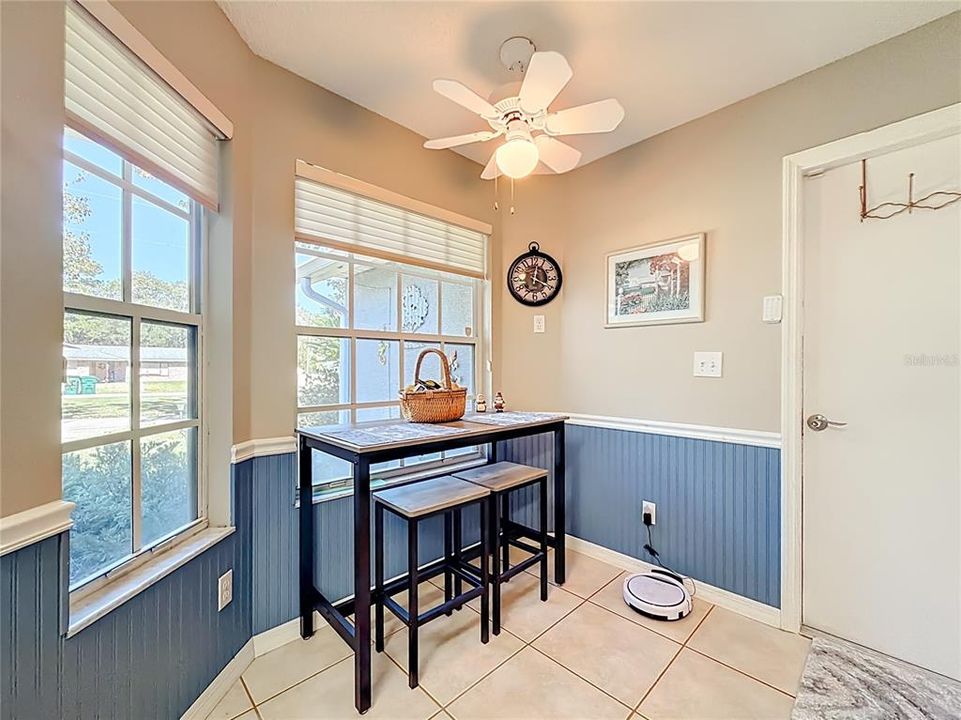 Activo con contrato: $334,900 (3 camas, 2 baños, 1827 Pies cuadrados)