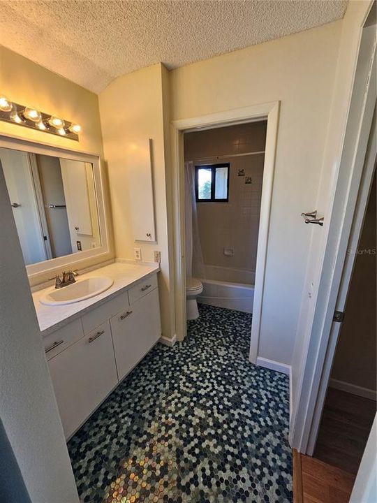 For Rent: $1,500 (2 beds, 2 baths, 1325 Square Feet)