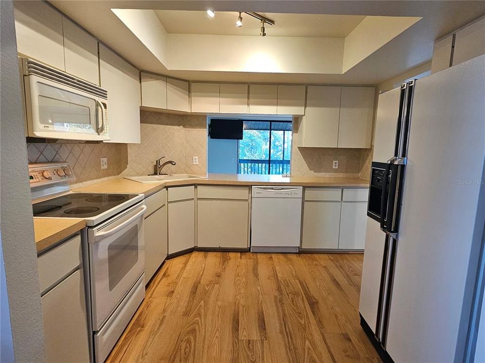 For Rent: $1,500 (2 beds, 2 baths, 1325 Square Feet)