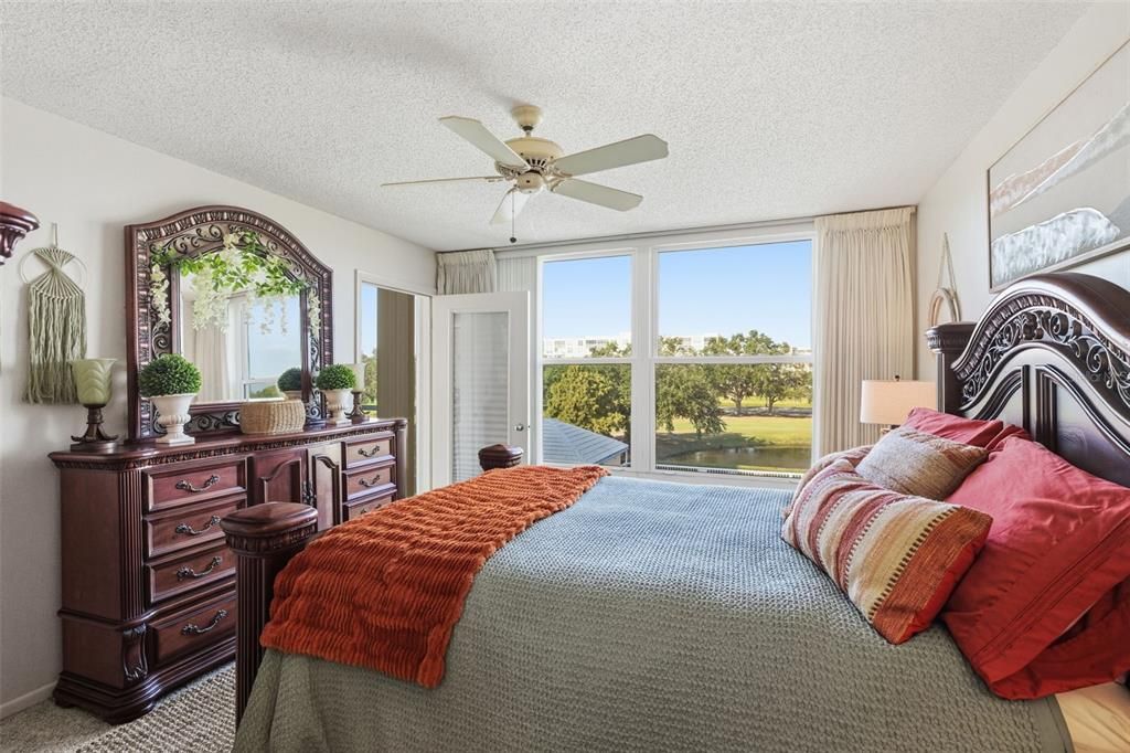 For Sale: $329,900 (2 beds, 2 baths, 1396 Square Feet)