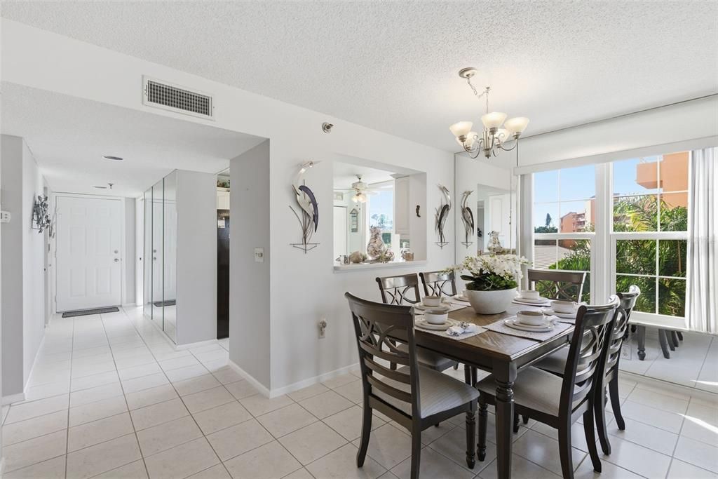 For Sale: $329,900 (2 beds, 2 baths, 1396 Square Feet)