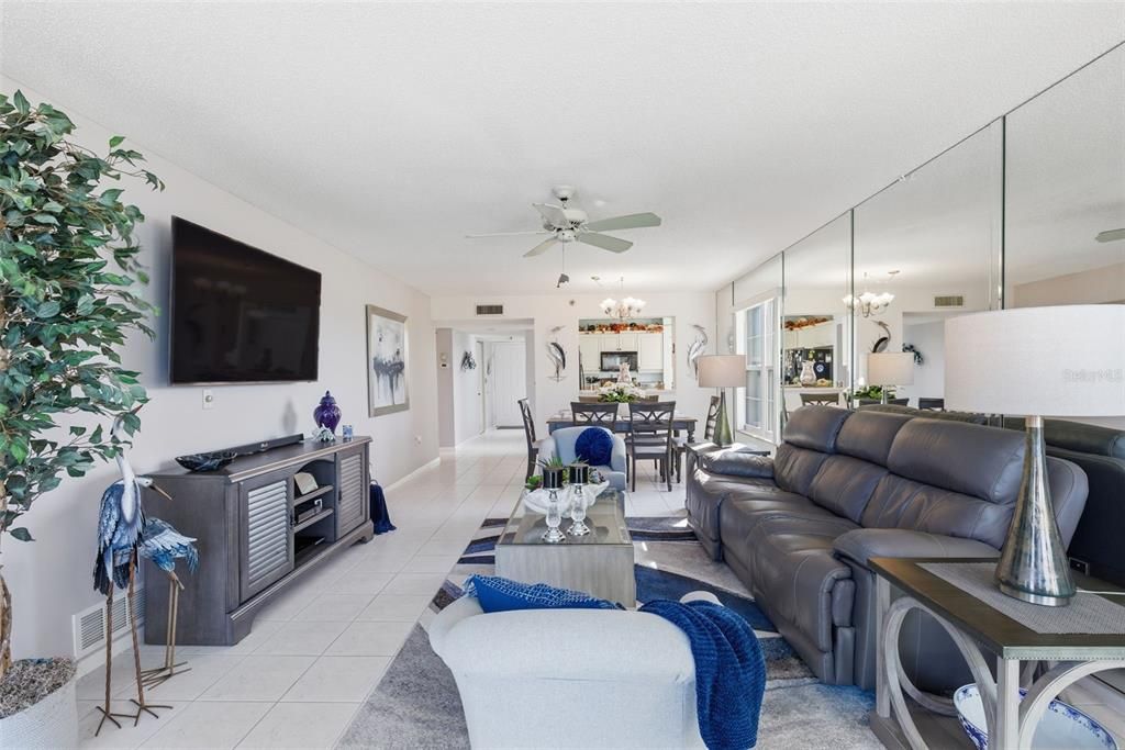 For Sale: $329,900 (2 beds, 2 baths, 1396 Square Feet)