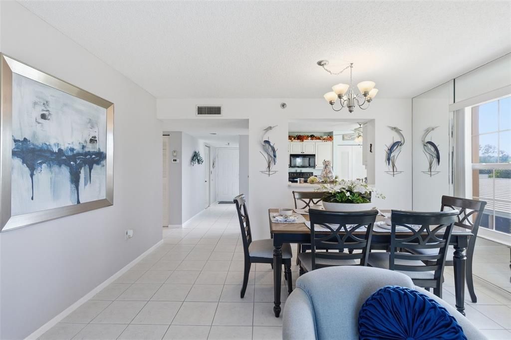 For Sale: $329,900 (2 beds, 2 baths, 1396 Square Feet)