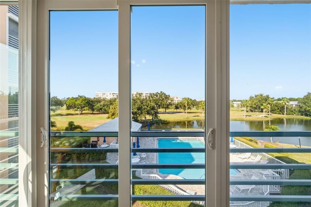 For Sale: $329,900 (2 beds, 2 baths, 1396 Square Feet)