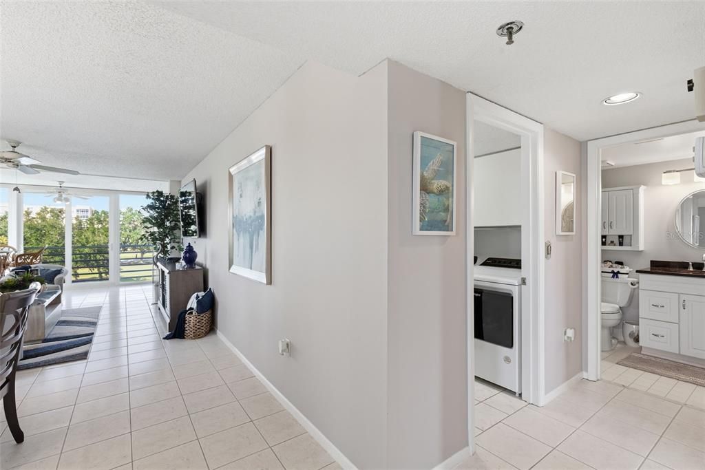 For Sale: $329,900 (2 beds, 2 baths, 1396 Square Feet)