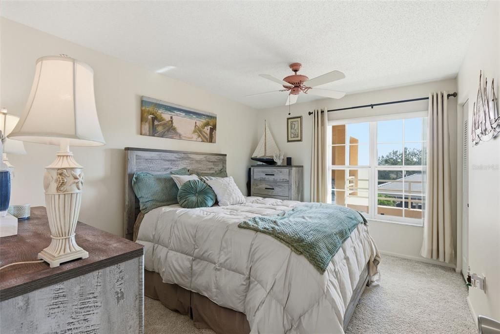 For Sale: $329,900 (2 beds, 2 baths, 1396 Square Feet)