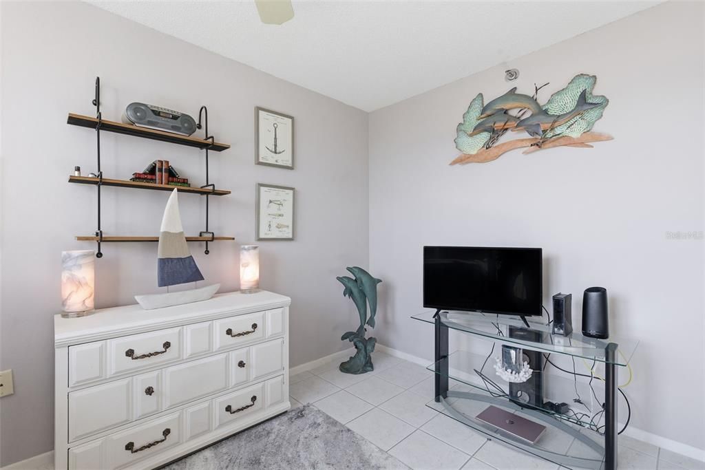 For Sale: $329,900 (2 beds, 2 baths, 1396 Square Feet)