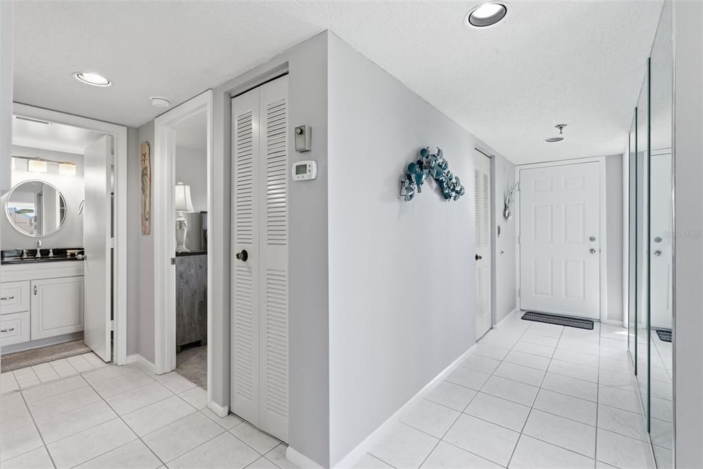 For Sale: $329,900 (2 beds, 2 baths, 1396 Square Feet)
