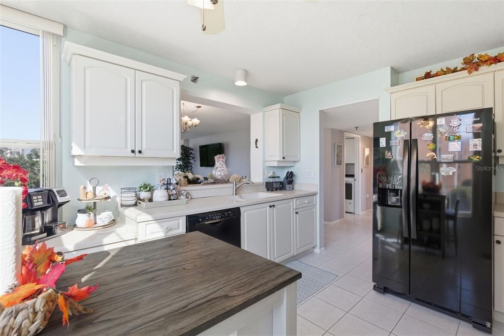 For Sale: $329,900 (2 beds, 2 baths, 1396 Square Feet)