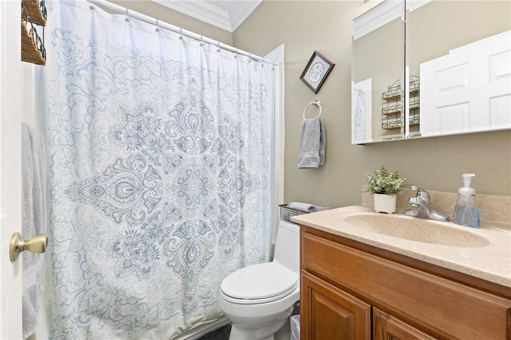 En Venta: $449,000 (3 camas, 2 baños, 2800 Pies cuadrados)