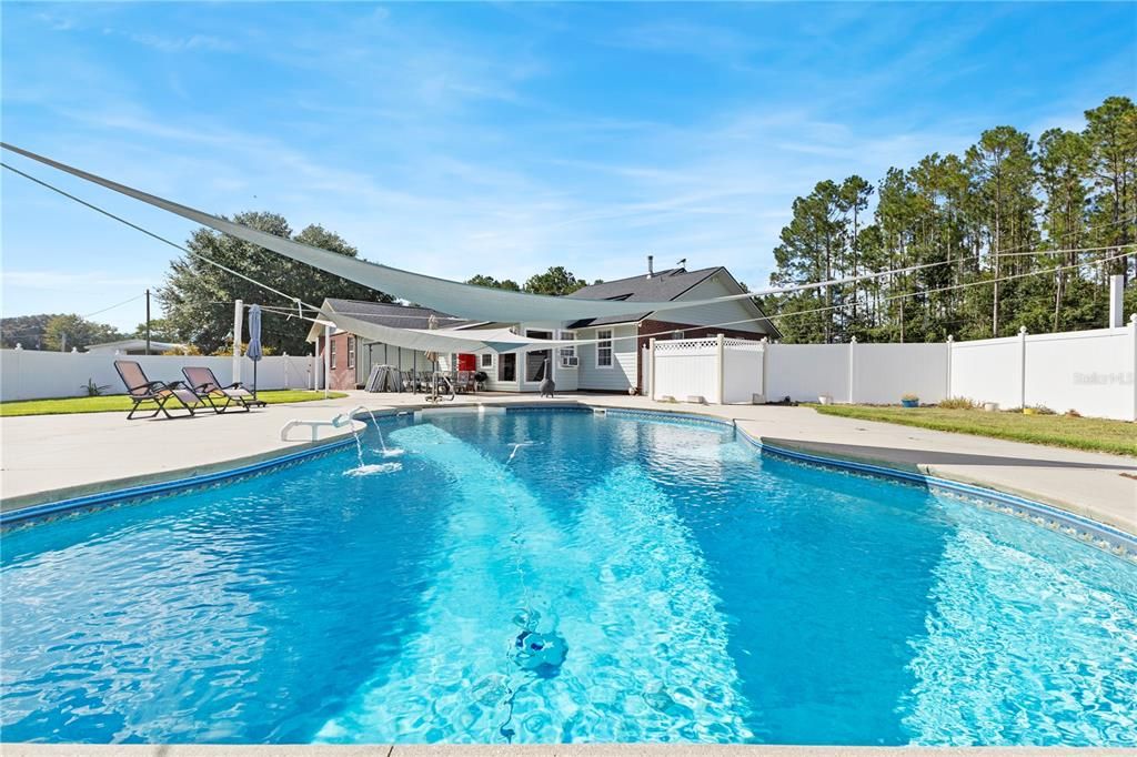 En Venta: $449,000 (3 camas, 2 baños, 2800 Pies cuadrados)