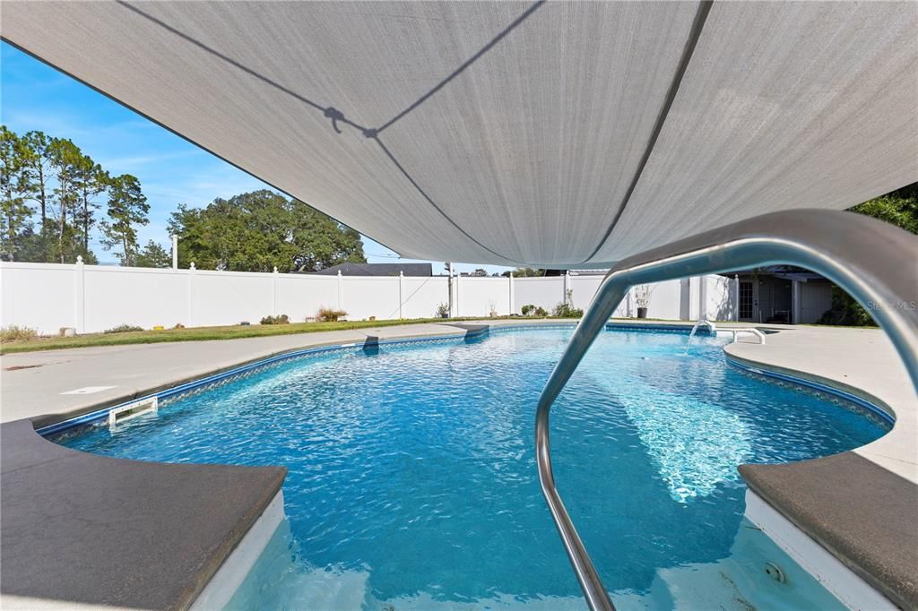 En Venta: $449,000 (3 camas, 2 baños, 2800 Pies cuadrados)