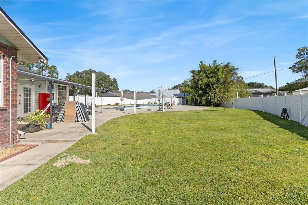 En Venta: $449,000 (3 camas, 2 baños, 2800 Pies cuadrados)