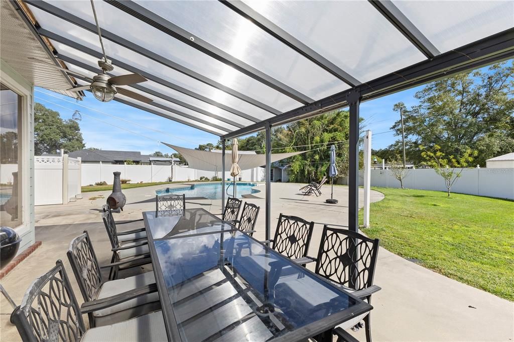 En Venta: $449,000 (3 camas, 2 baños, 2800 Pies cuadrados)