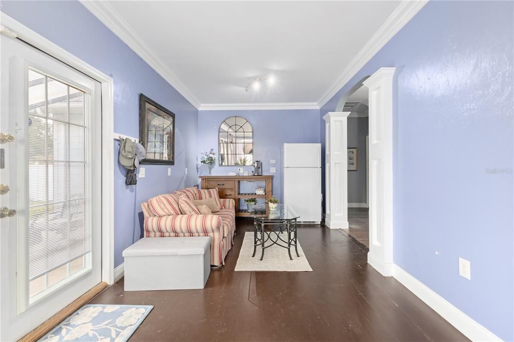 En Venta: $449,000 (3 camas, 2 baños, 2800 Pies cuadrados)