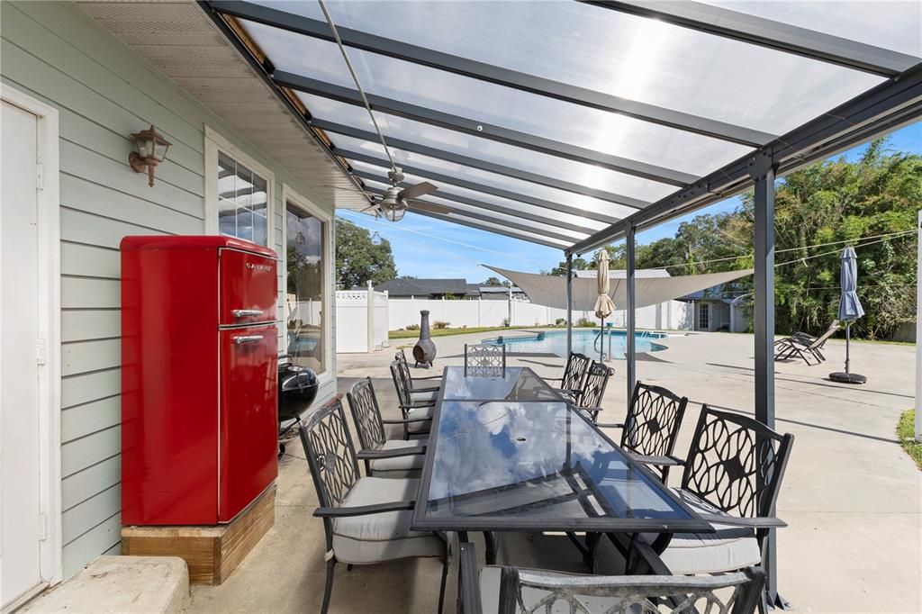 En Venta: $449,000 (3 camas, 2 baños, 2800 Pies cuadrados)