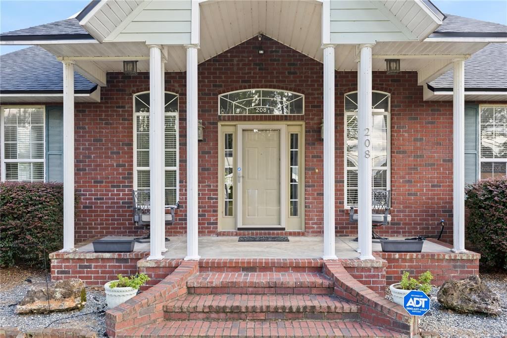 En Venta: $449,000 (3 camas, 2 baños, 2800 Pies cuadrados)