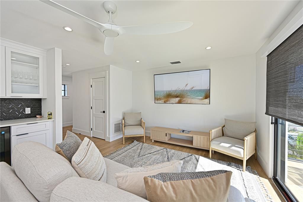 For Sale: $4,395,000 (4 beds, 4 baths, 3010 Square Feet)