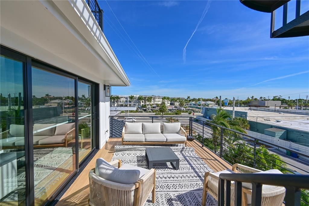 For Sale: $4,395,000 (4 beds, 4 baths, 3010 Square Feet)