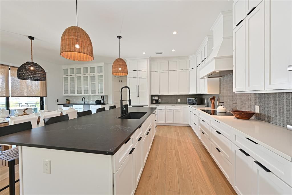 For Sale: $4,395,000 (4 beds, 4 baths, 3010 Square Feet)