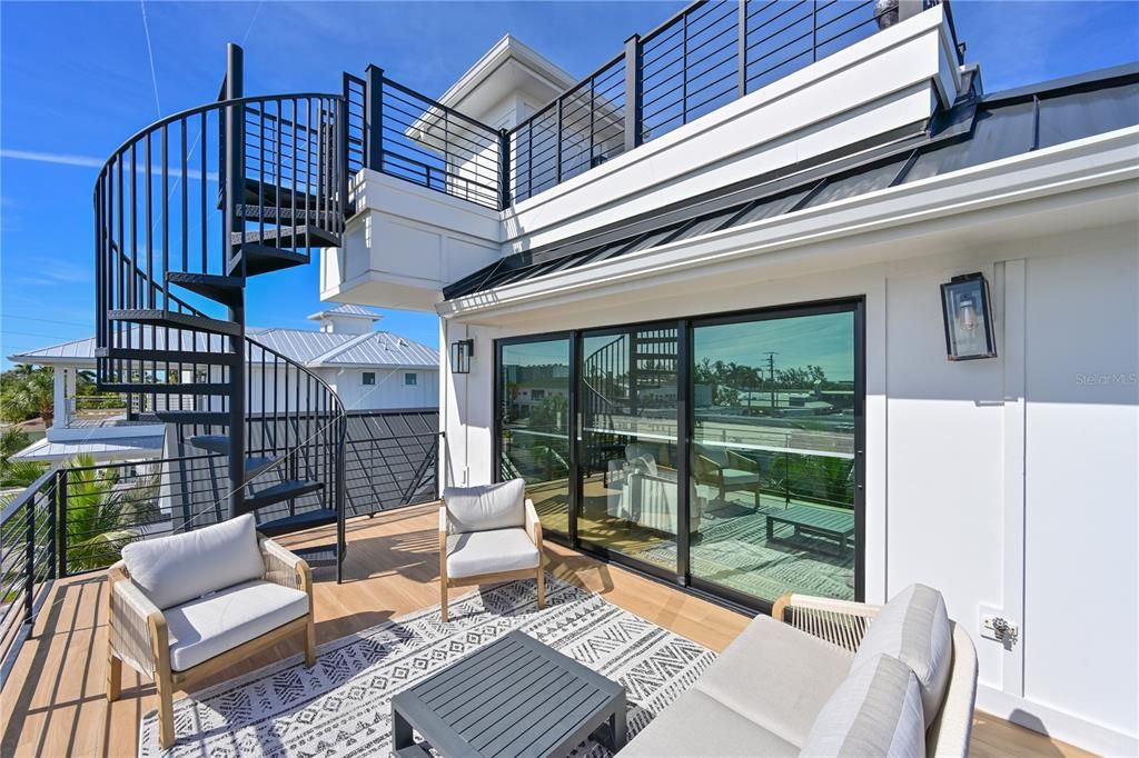 For Sale: $4,395,000 (4 beds, 4 baths, 3010 Square Feet)