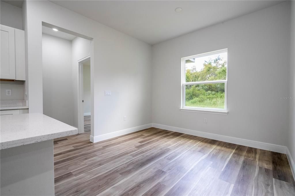 For Sale: $334,899 (4 beds, 3 baths, 1952 Square Feet)