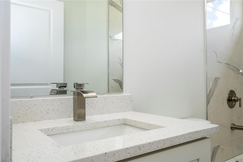 For Sale: $334,899 (4 beds, 3 baths, 1952 Square Feet)