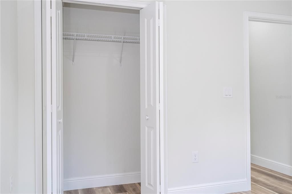 For Sale: $334,899 (4 beds, 3 baths, 1952 Square Feet)