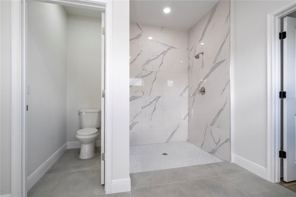 For Sale: $334,899 (4 beds, 3 baths, 1952 Square Feet)