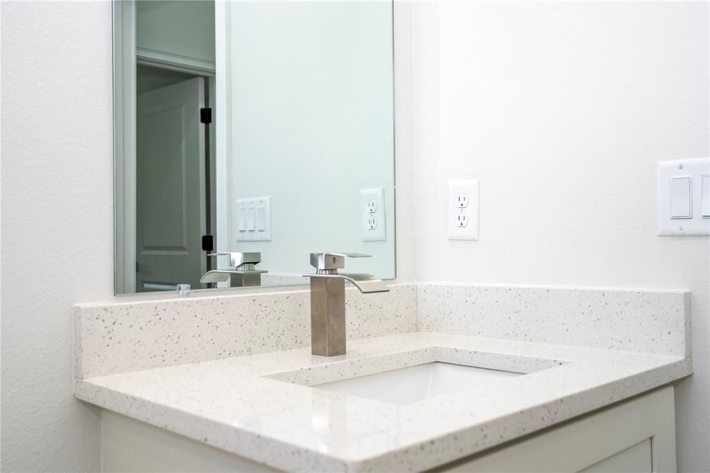 For Sale: $334,899 (4 beds, 3 baths, 1952 Square Feet)