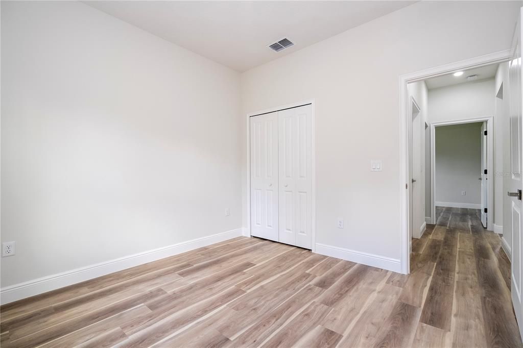 For Sale: $334,899 (4 beds, 3 baths, 1952 Square Feet)