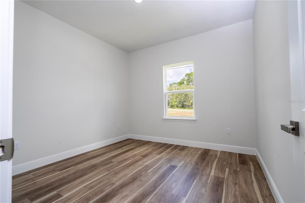 For Sale: $334,899 (4 beds, 3 baths, 1952 Square Feet)