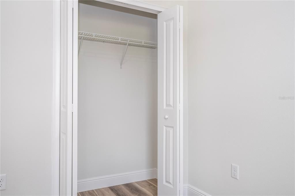 For Sale: $334,899 (4 beds, 3 baths, 1952 Square Feet)