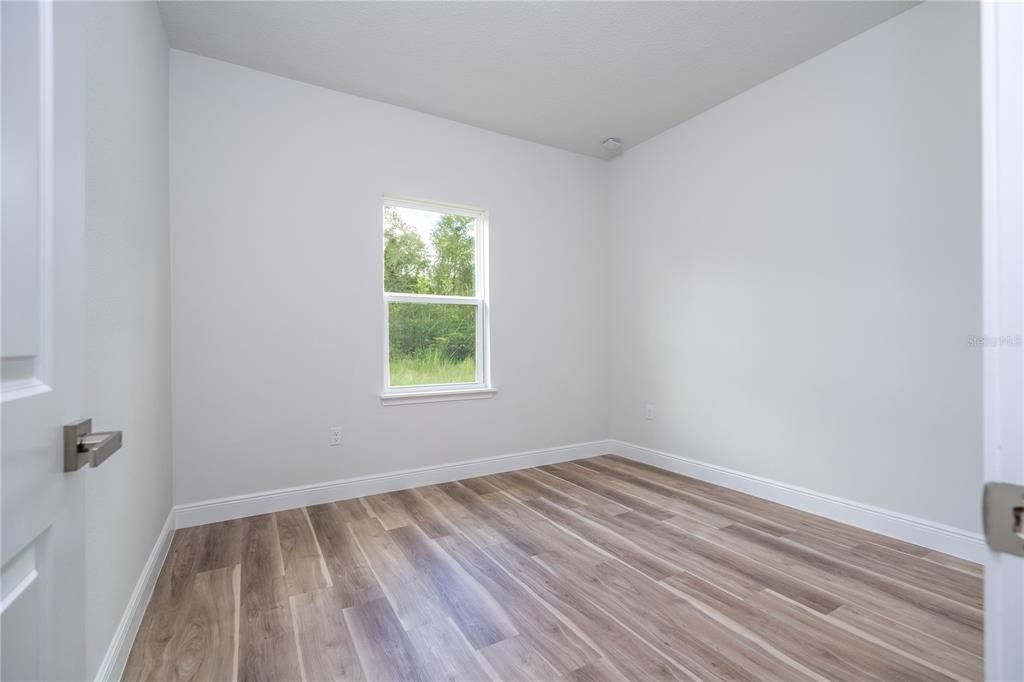 For Sale: $334,899 (4 beds, 3 baths, 1952 Square Feet)