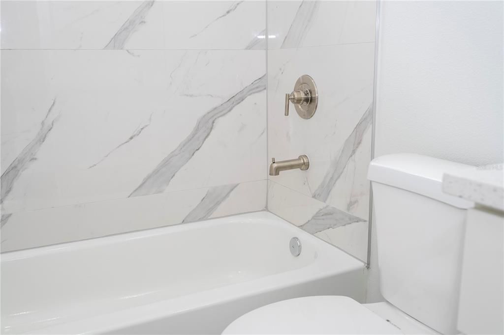 For Sale: $334,899 (4 beds, 3 baths, 1952 Square Feet)