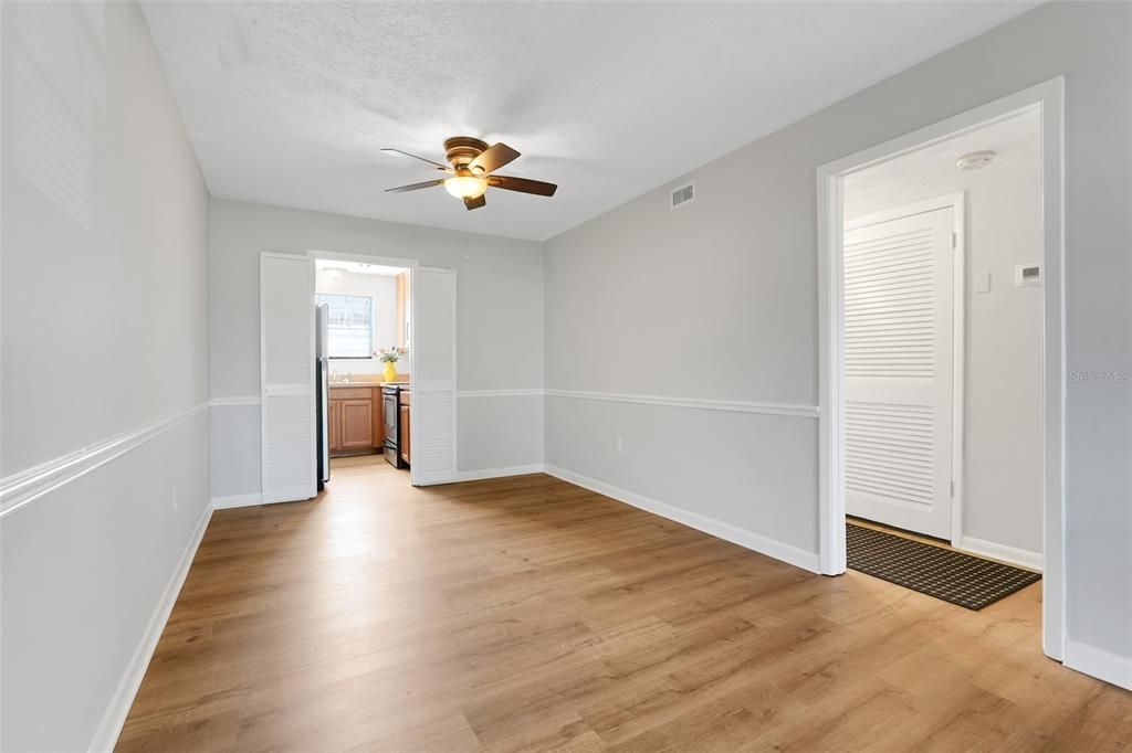 На продажу: $189,000 (2 спален, 1 ванн, 1000 Квадратных фут)