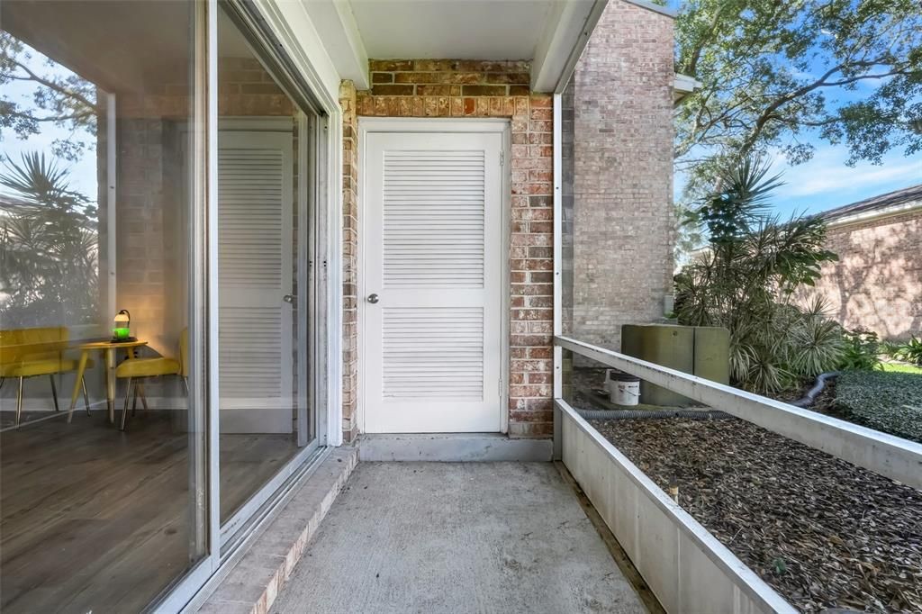 На продажу: $189,000 (2 спален, 1 ванн, 1000 Квадратных фут)