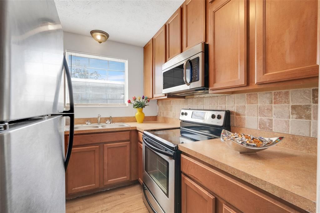 На продажу: $189,000 (2 спален, 1 ванн, 1000 Квадратных фут)