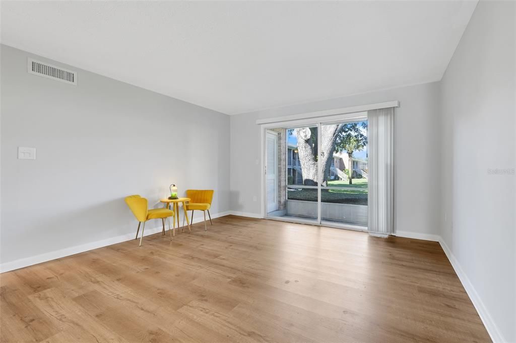 На продажу: $189,000 (2 спален, 1 ванн, 1000 Квадратных фут)