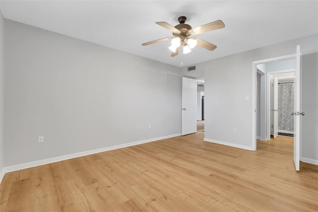 На продажу: $189,000 (2 спален, 1 ванн, 1000 Квадратных фут)