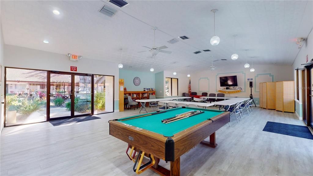 For Sale: $210,000 (2 beds, 2 baths, 805 Square Feet)