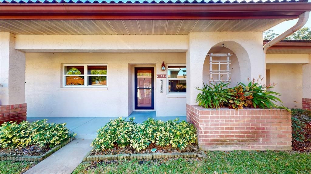 For Sale: $210,000 (2 beds, 2 baths, 805 Square Feet)