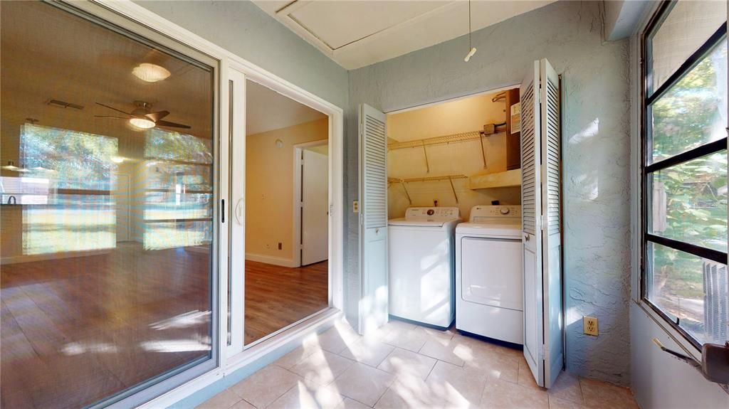 For Sale: $210,000 (2 beds, 2 baths, 805 Square Feet)