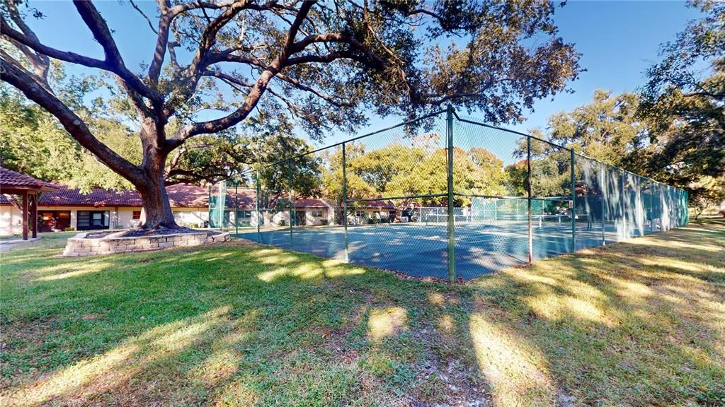 For Sale: $210,000 (2 beds, 2 baths, 805 Square Feet)