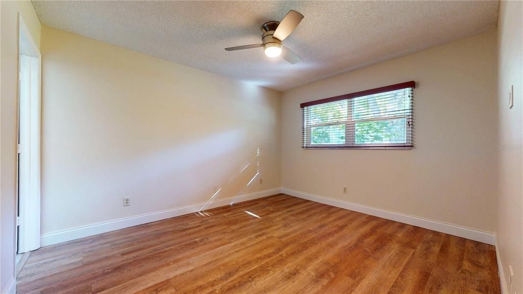 For Sale: $210,000 (2 beds, 2 baths, 805 Square Feet)