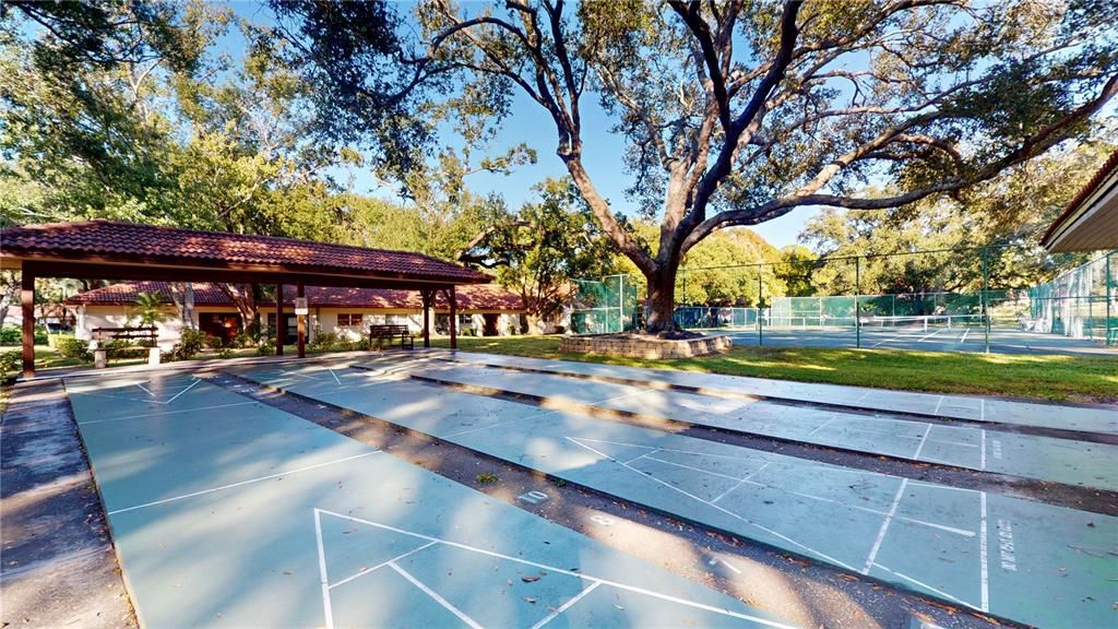 For Sale: $210,000 (2 beds, 2 baths, 805 Square Feet)