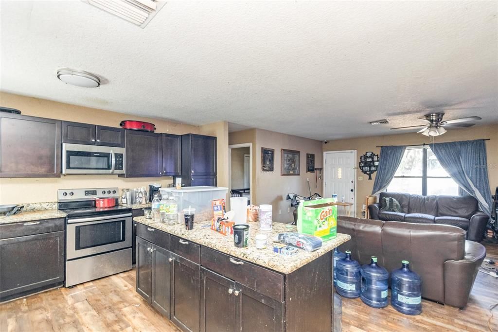 For Sale: $245,000 (4 beds, 2 baths, 1392 Square Feet)