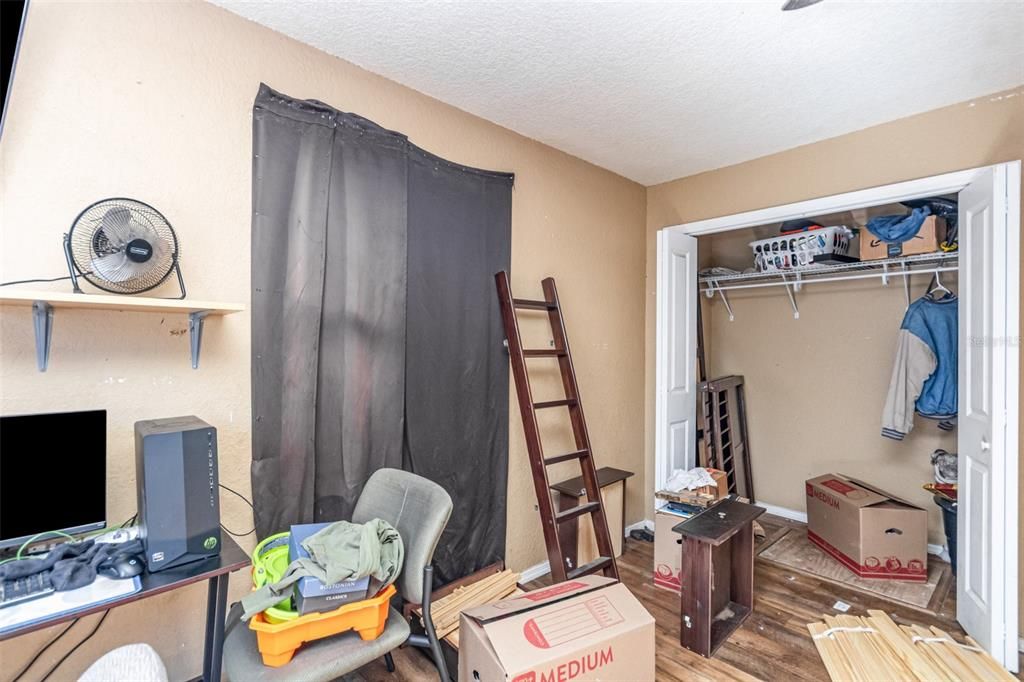 For Sale: $245,000 (4 beds, 2 baths, 1392 Square Feet)