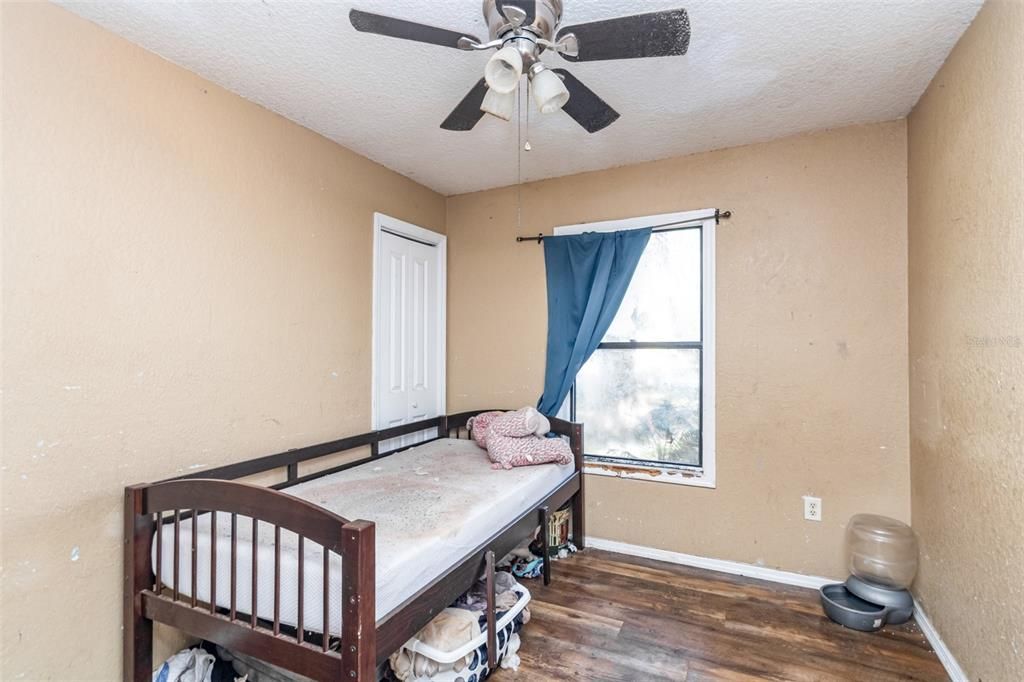 For Sale: $245,000 (4 beds, 2 baths, 1392 Square Feet)