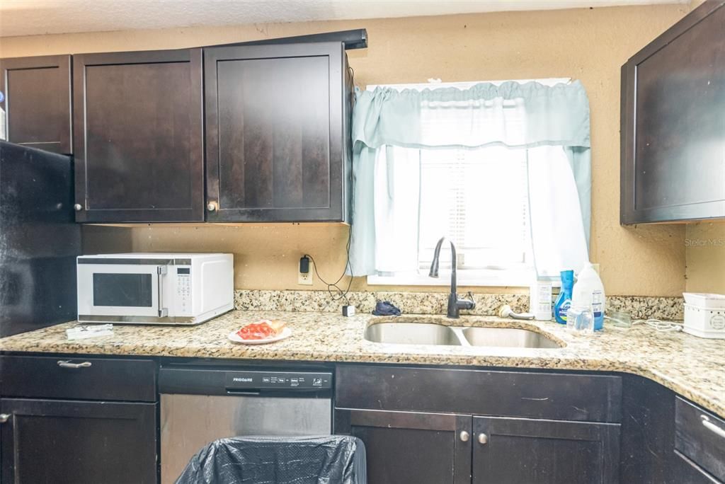 For Sale: $245,000 (4 beds, 2 baths, 1392 Square Feet)